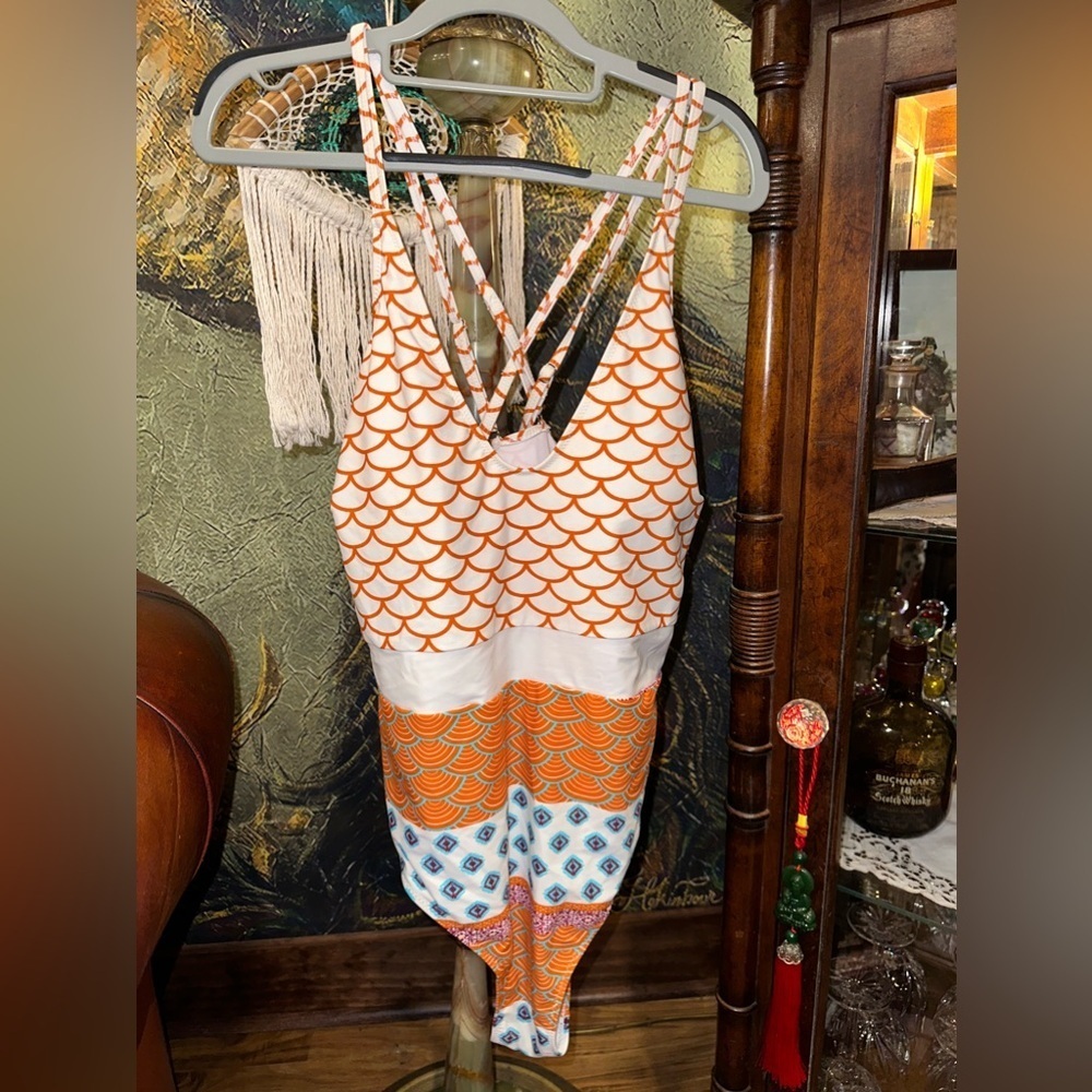 Cupshe White and Orange Patterned One-Piece Swimsuit